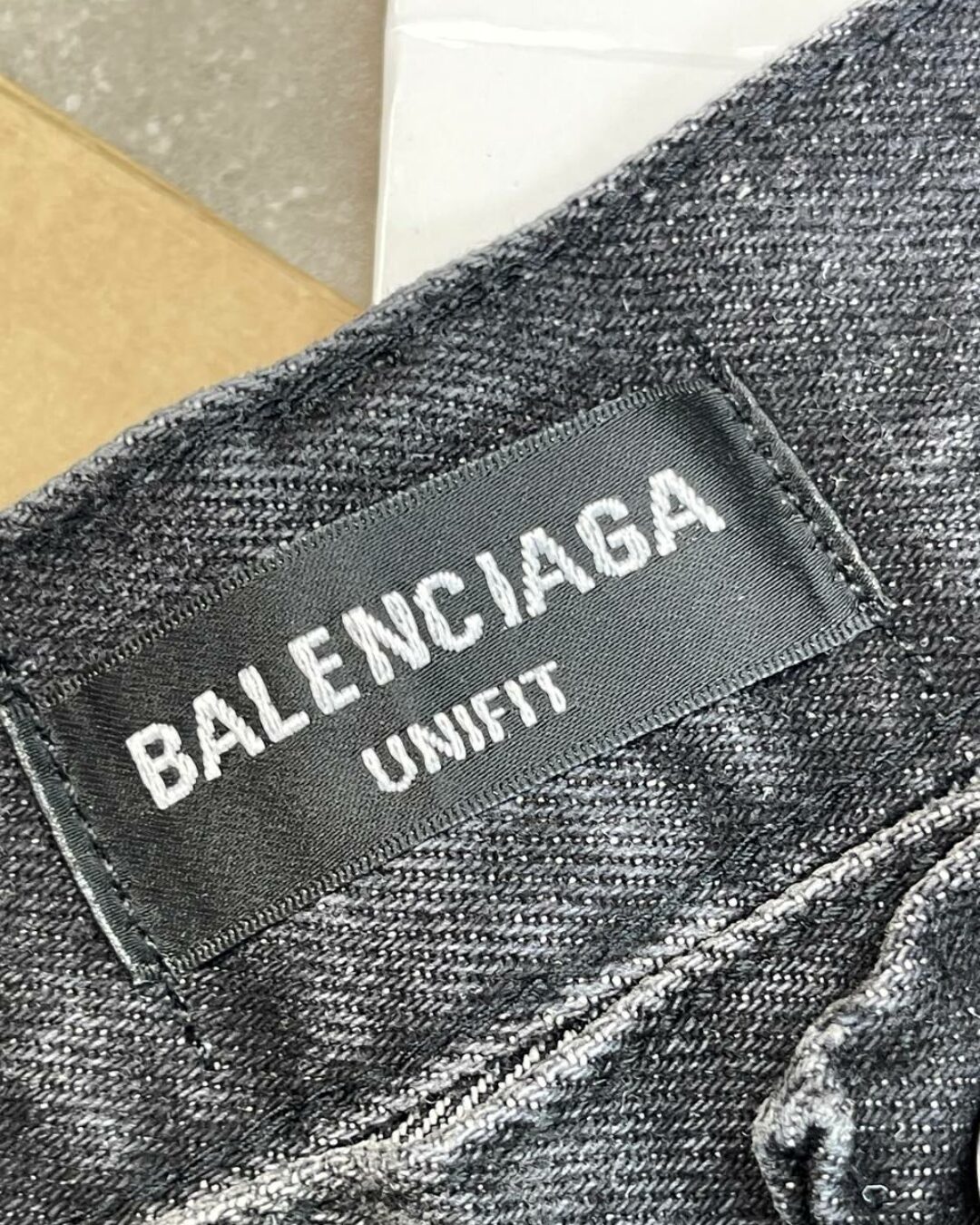 Джинсы Balenciaga 6