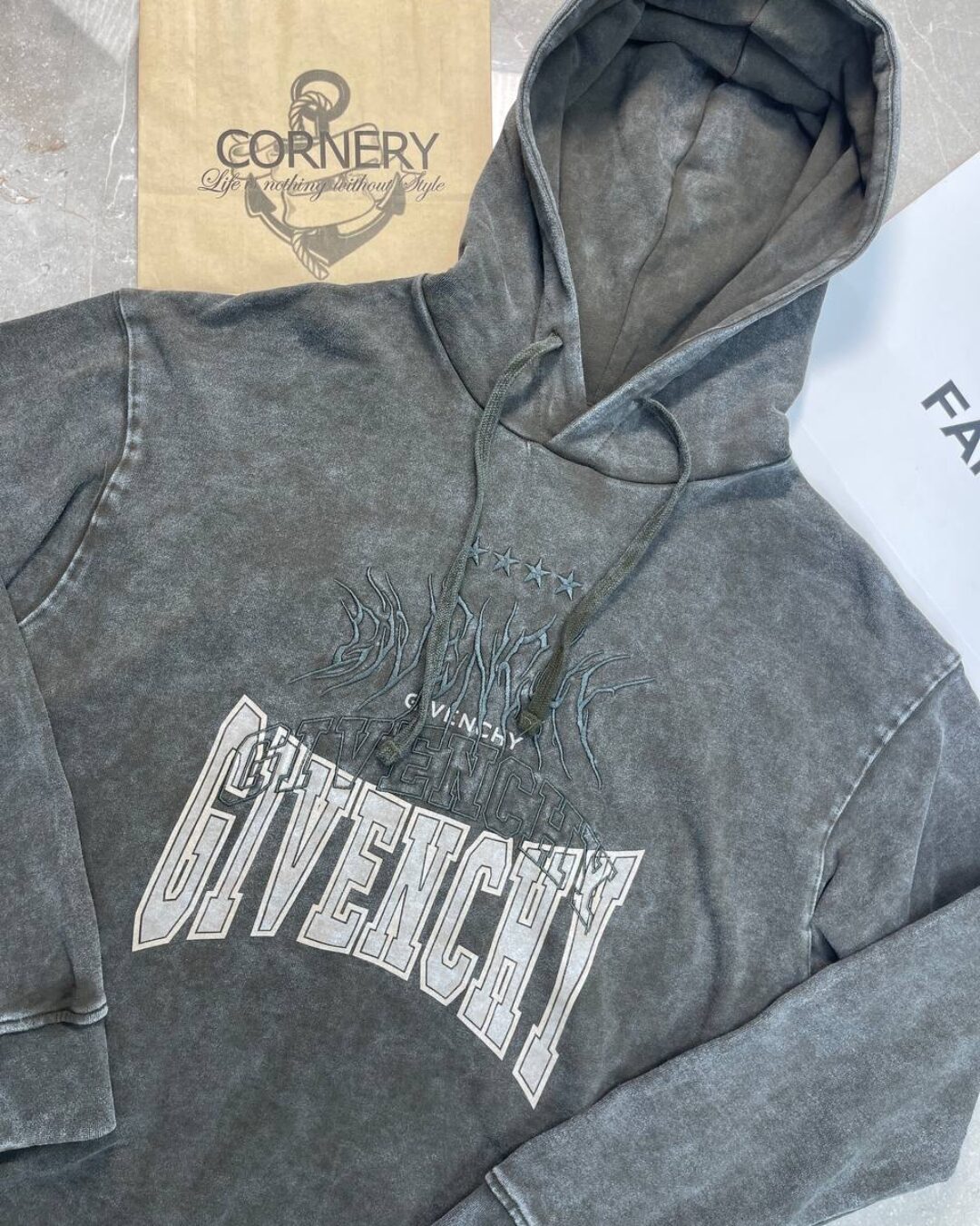 Худи Givenchy