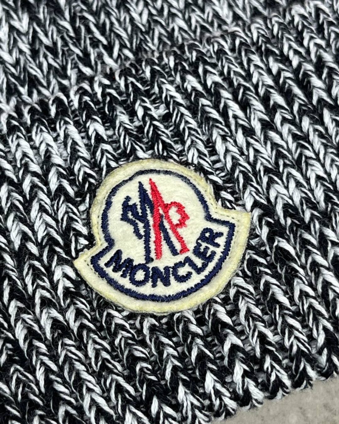 Шапка Moncler 3