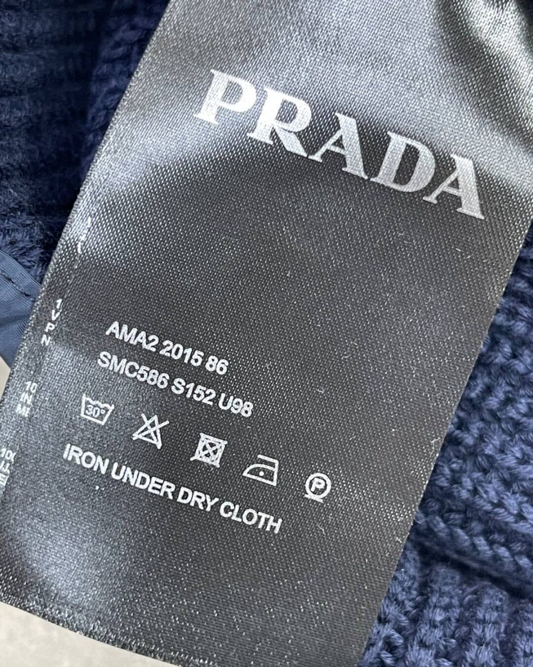 Шапка Prada 5