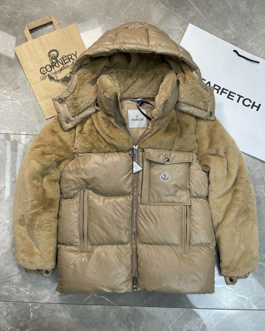 Пуховик Moncler