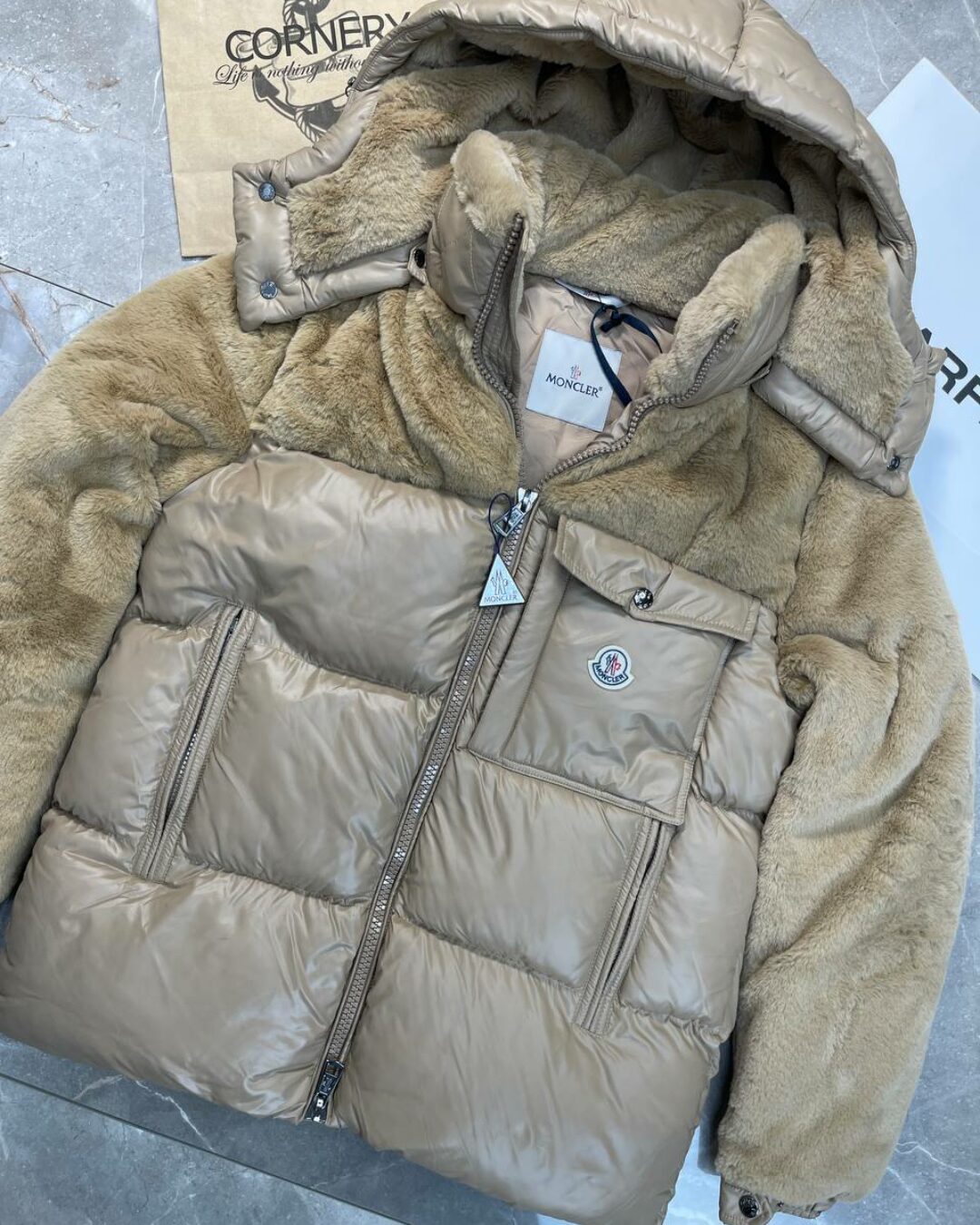 Пуховик Moncler — изображение 3