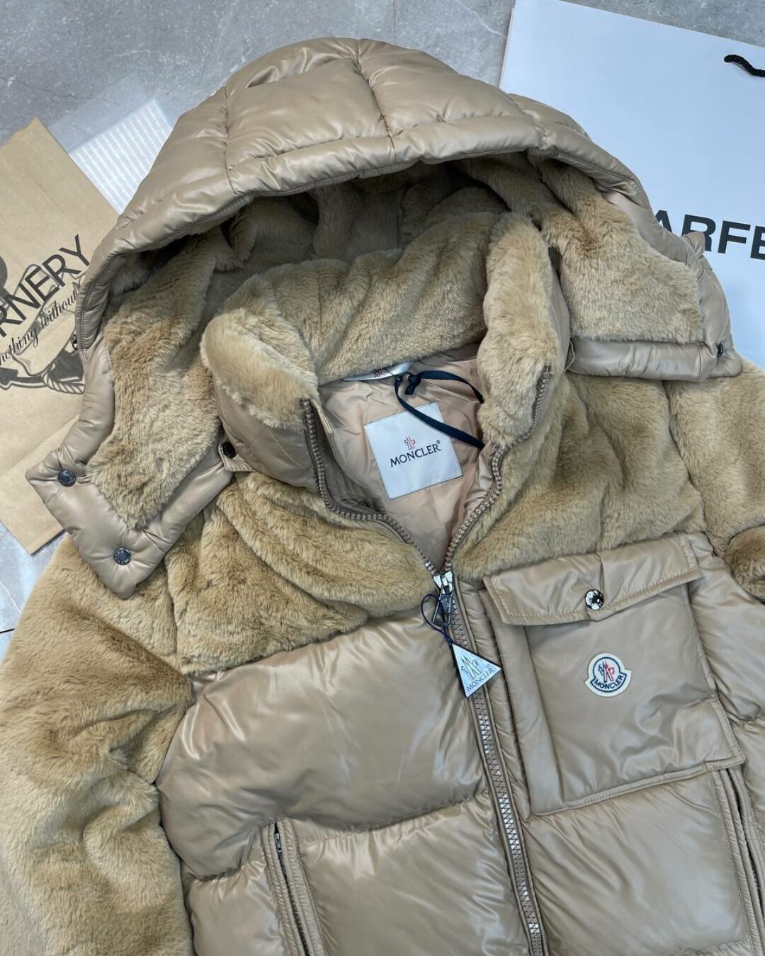 Пуховик Moncler — изображение 4