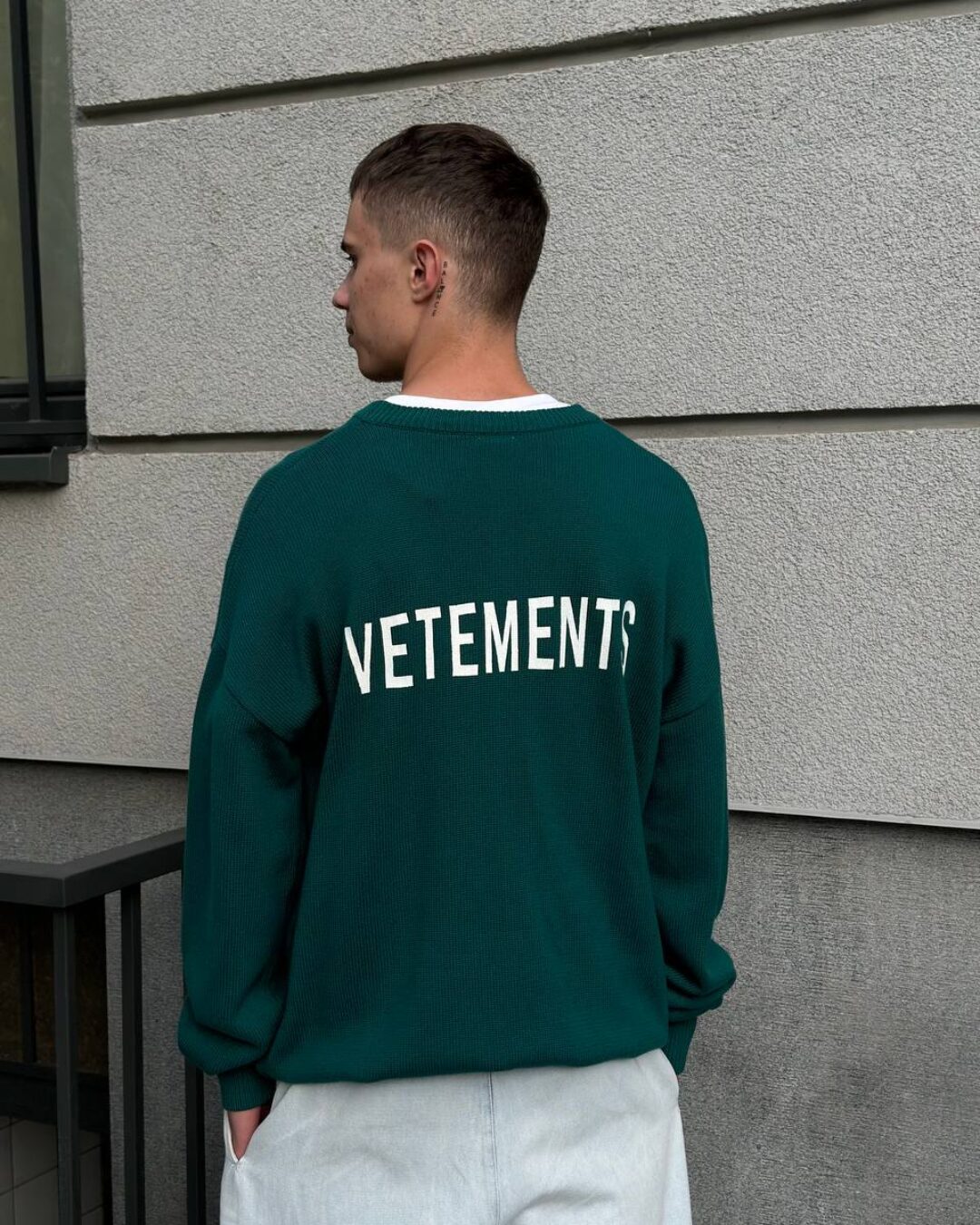 Свитер Vetements 3