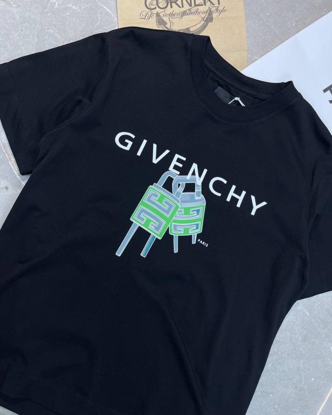 Футболка Givenchy