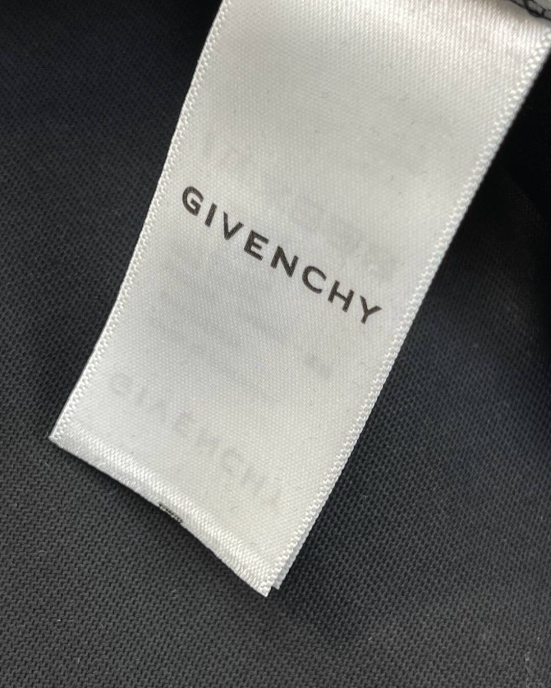 Футболка Givenchy