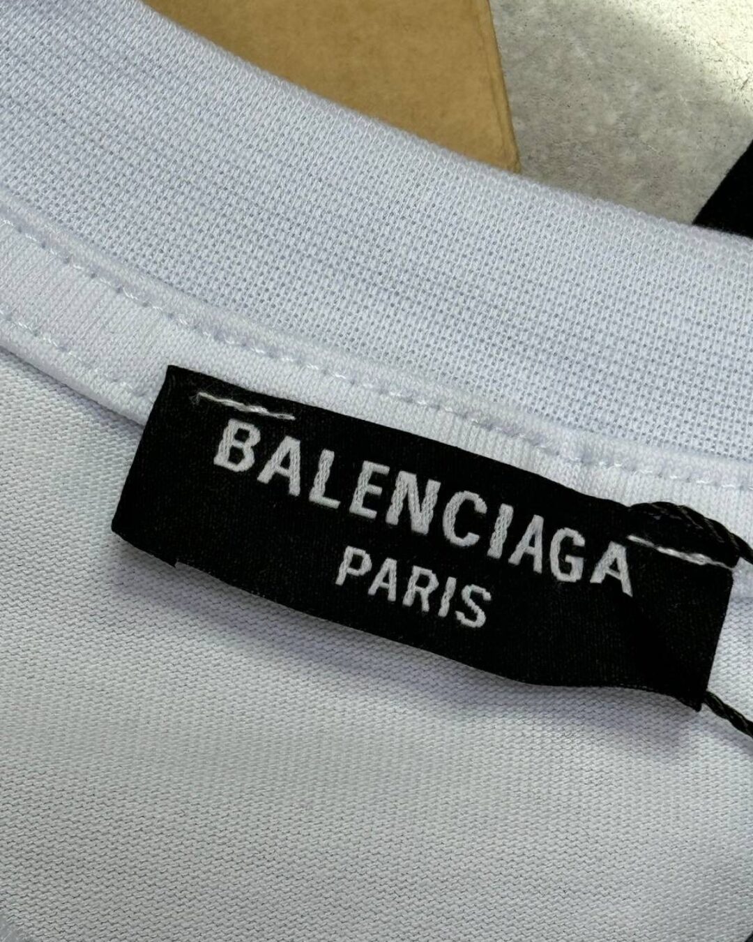 Футболка Balenciaga 8