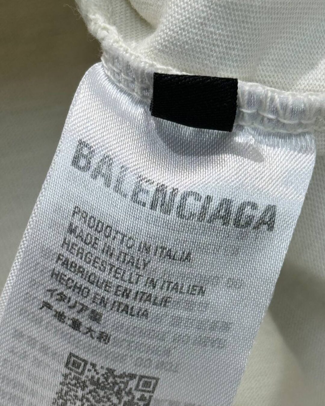 Футболка Balenciaga 8