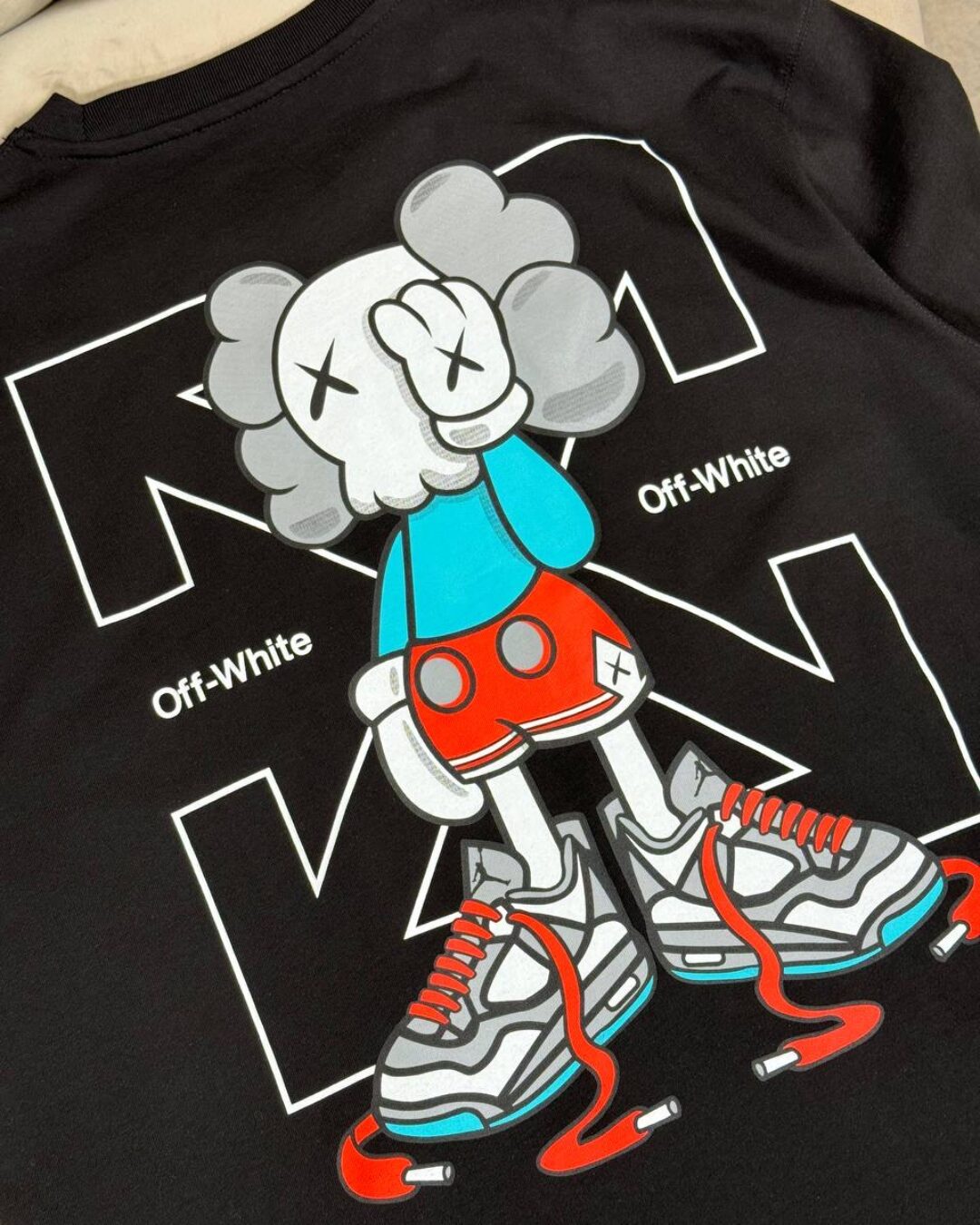 Футболка Off White x Kaws 15