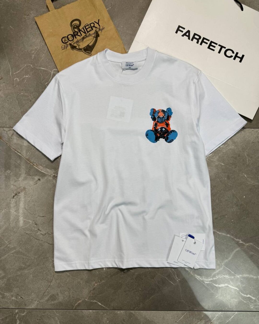 Футболка Off White x Kaws 1