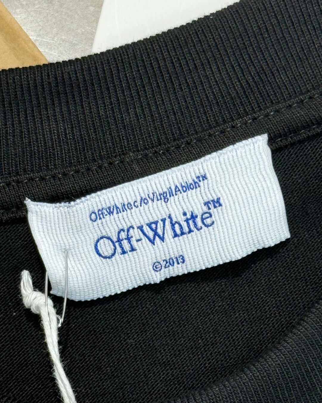 Футболка Off White x Kaws 7