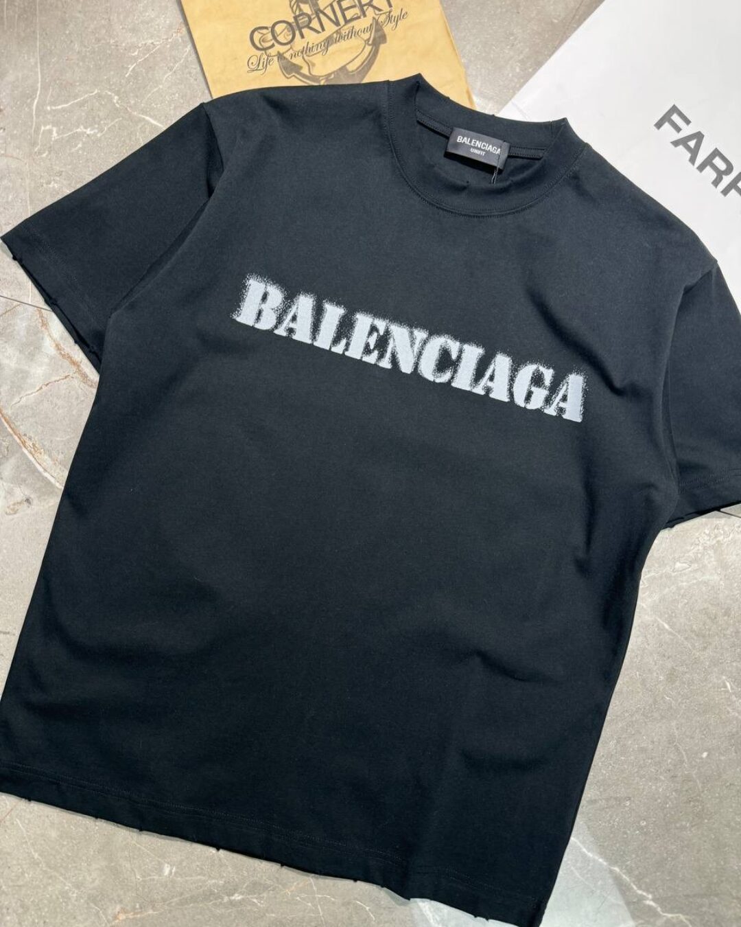 Футболка Balenciaga 5