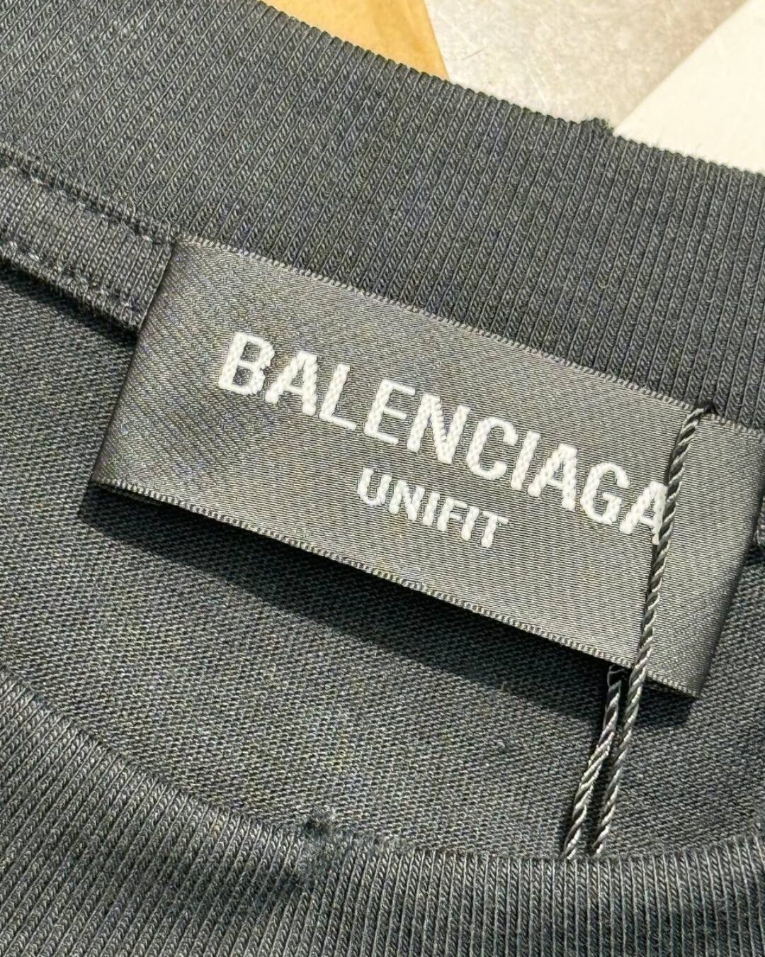 Футболка Balenciaga 8