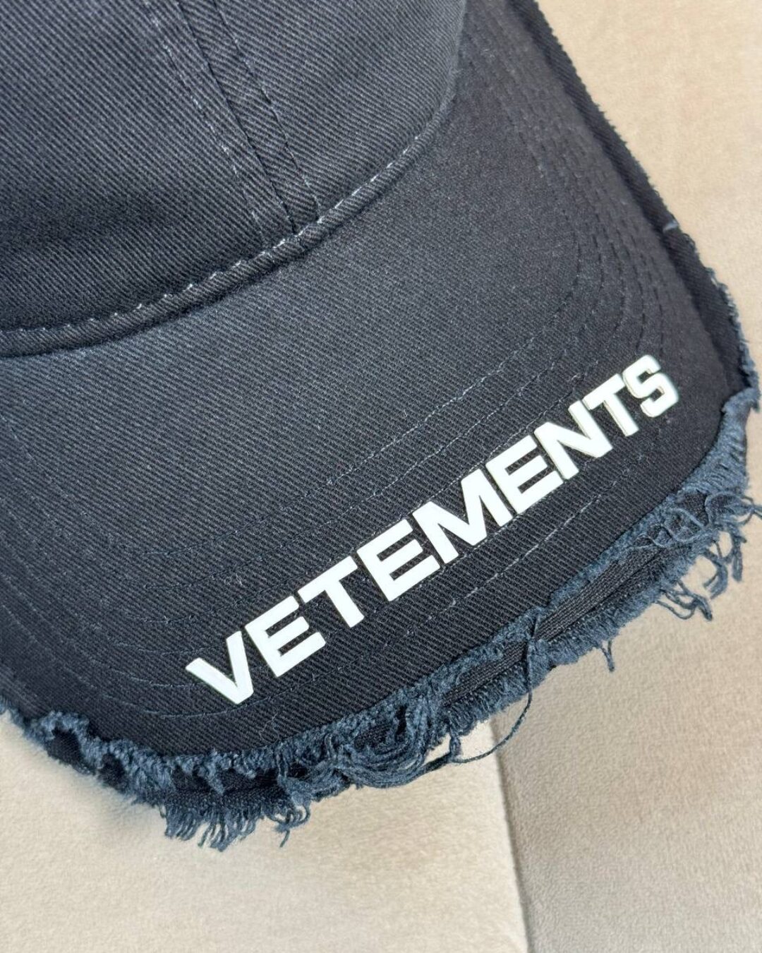 Кепка Vetements — изображение 6