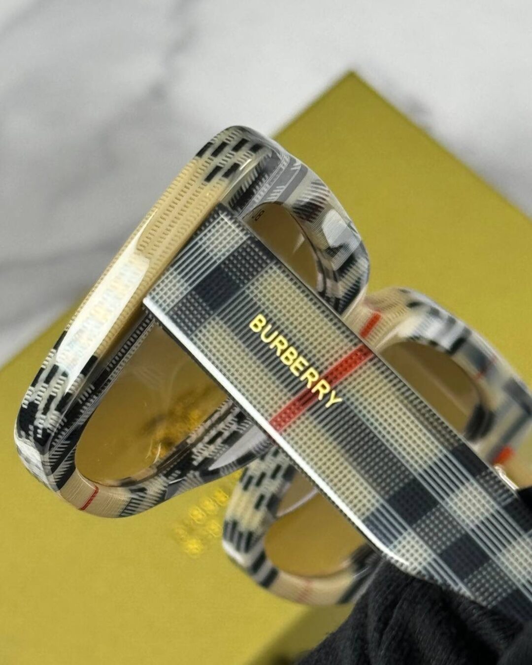 Очки Burberry 4