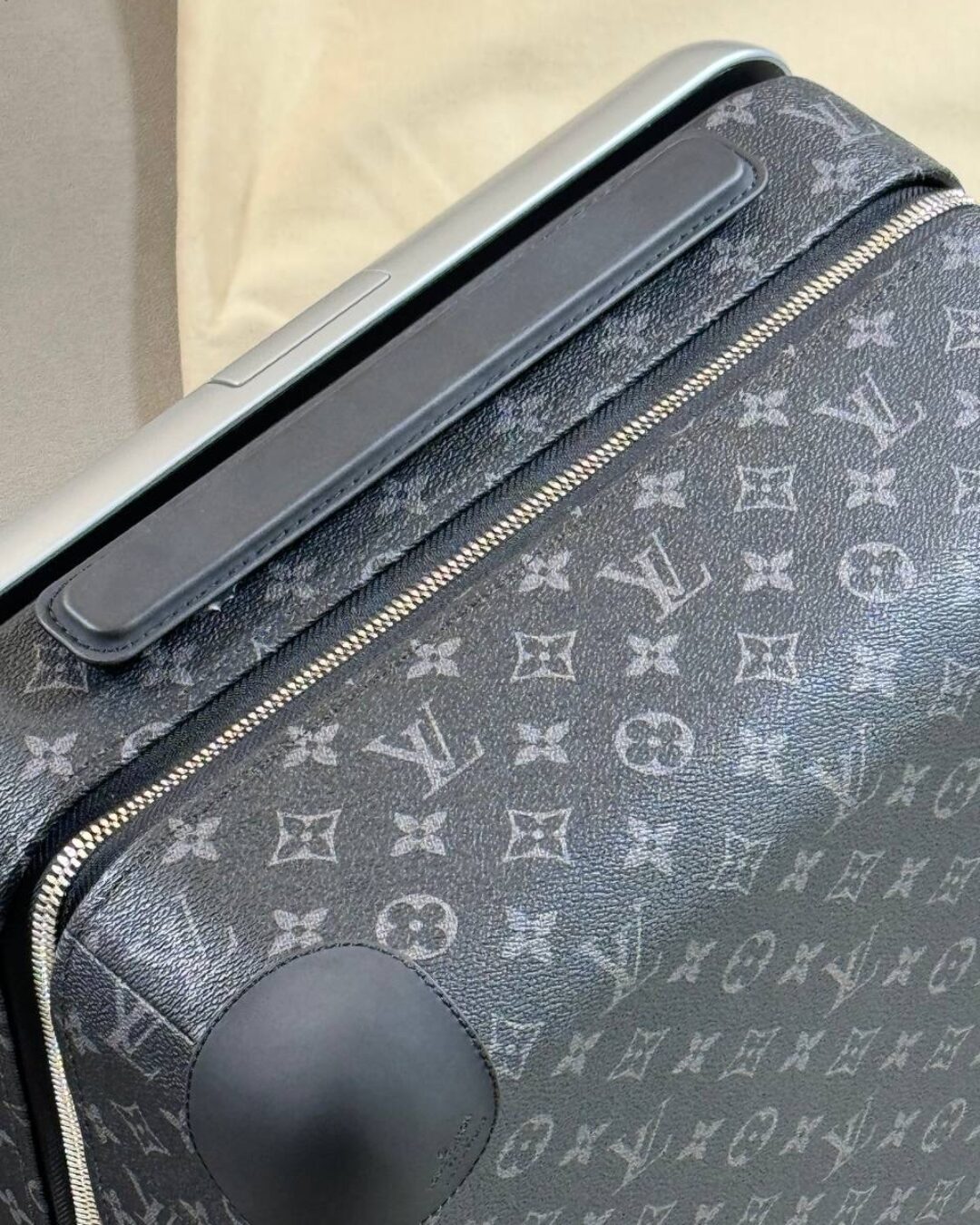 Чемодан Louis Vuitton 3