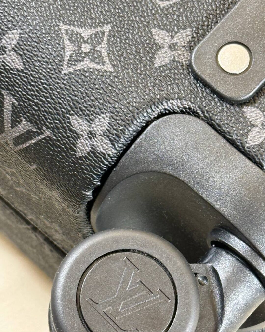 Чемодан Louis Vuitton 4