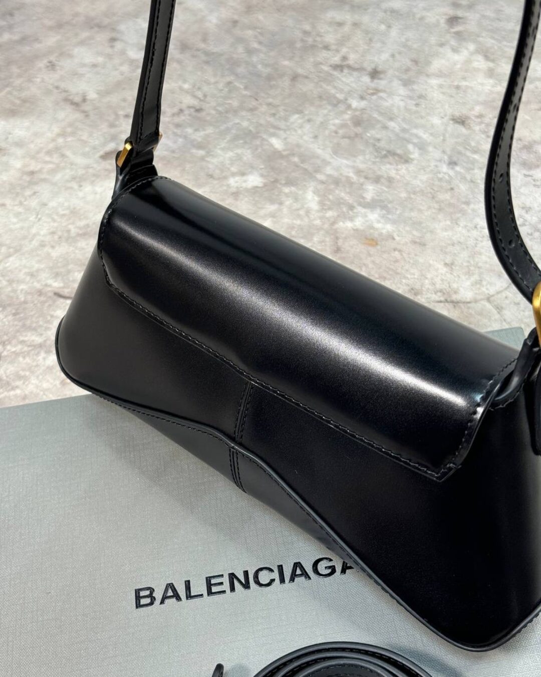 Сумка Balenciaga Hourglass