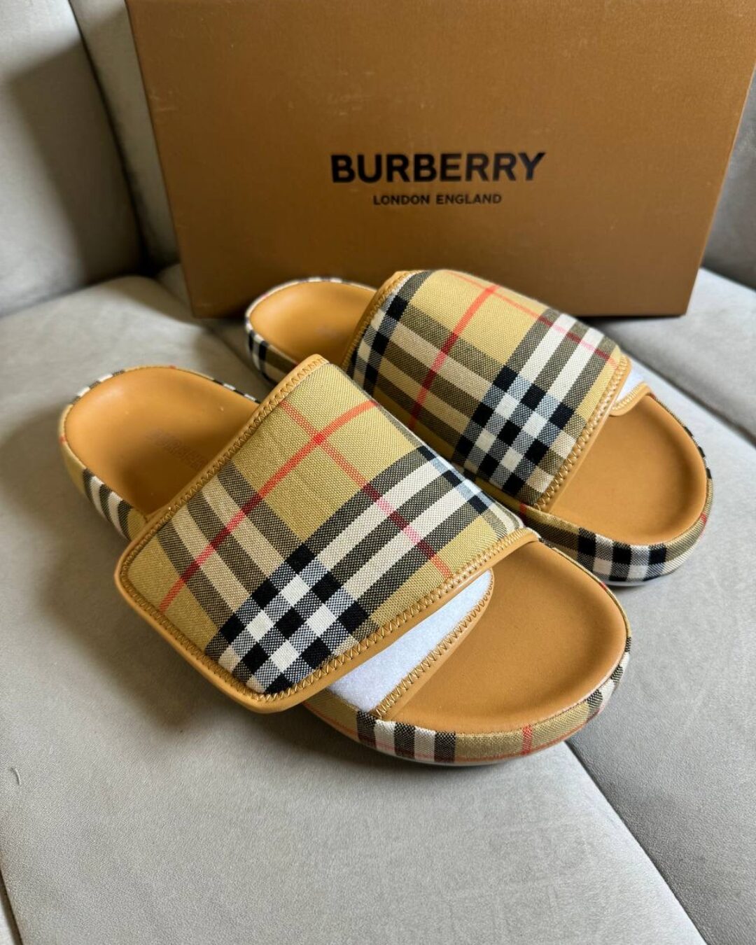 Тапки Burberry 1