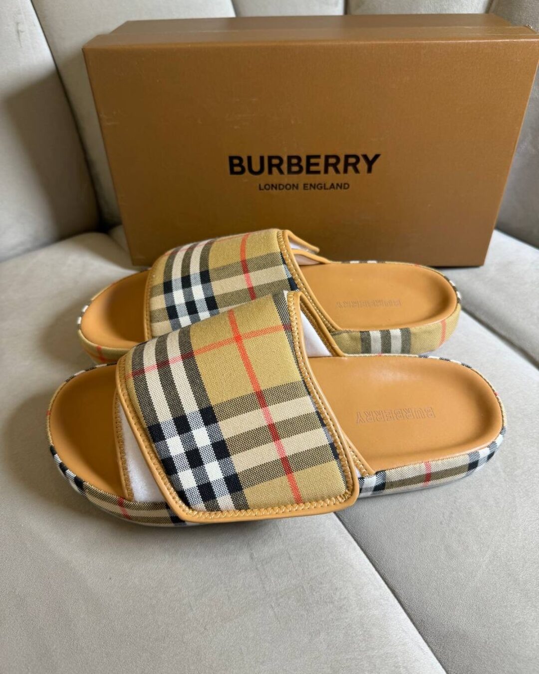 Тапки Burberry 3