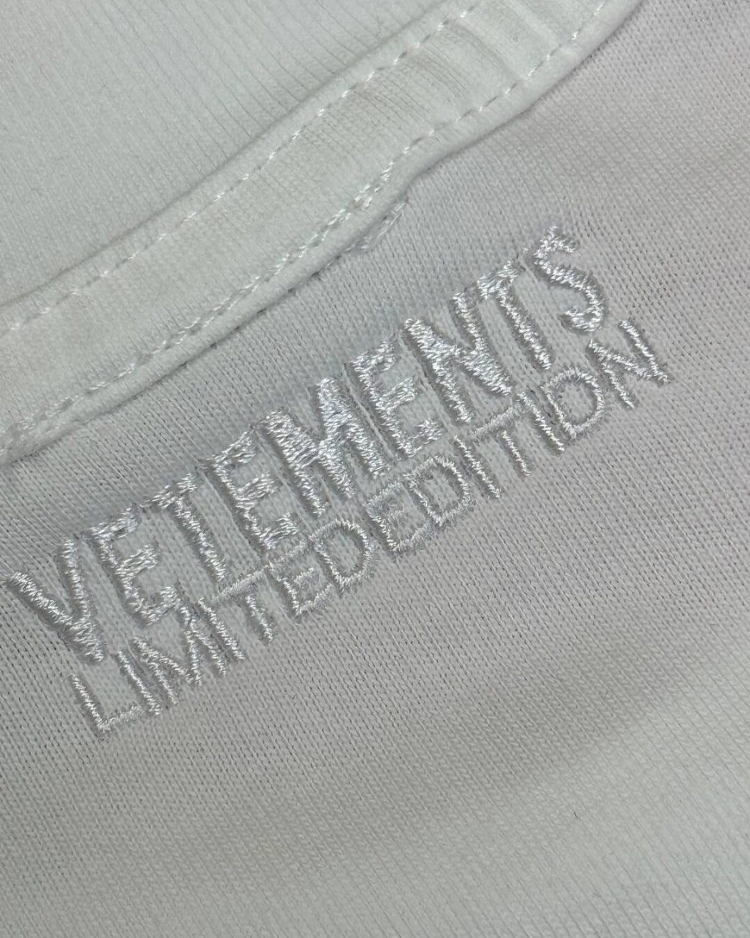 Футболка Vetements 10