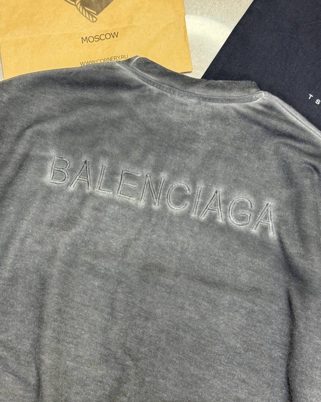 Футболка Balenciaga — изображение 10