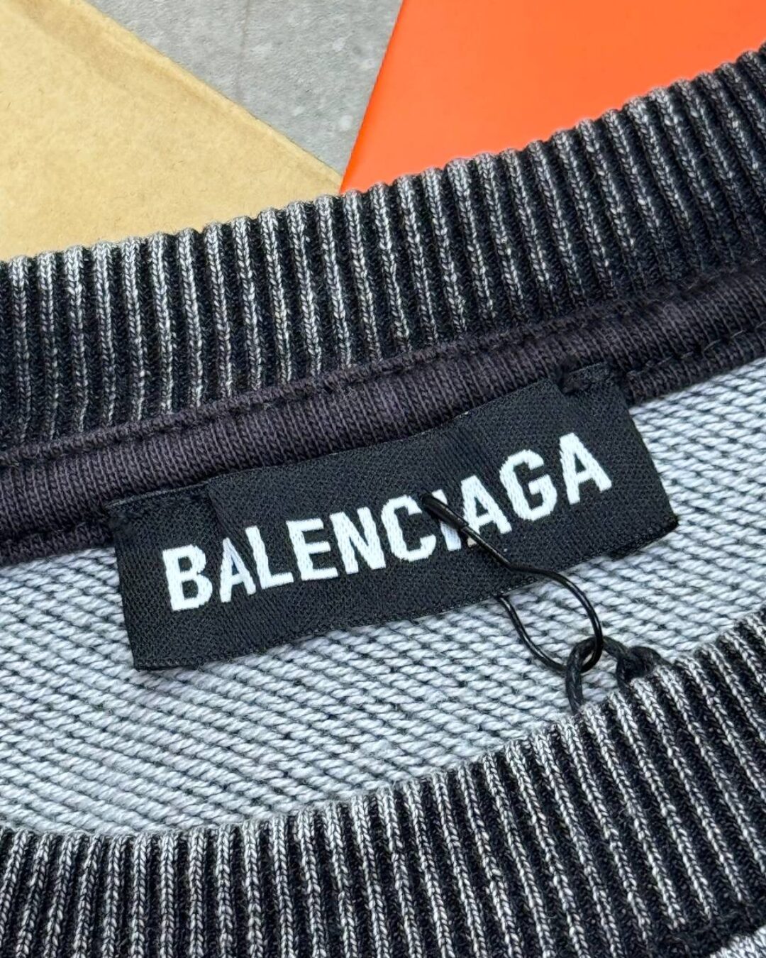 Футболка Balenciaga 9