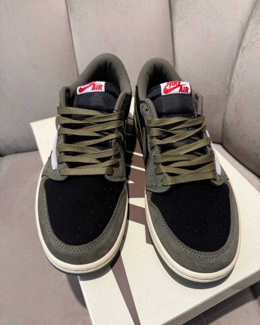 Кеды Travis Scott x Air Jordan 1 Black Olive 2