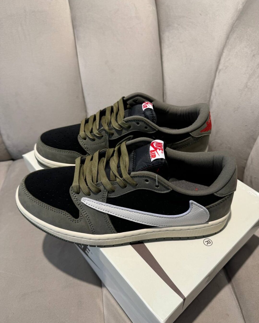 Кеды Travis Scott x Air Jordan 1 Black Olive 3