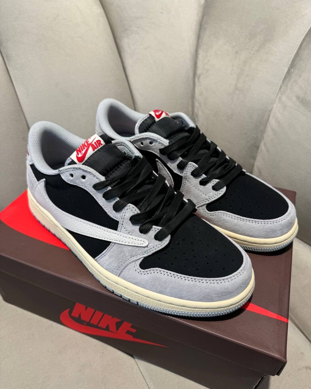 Кеды Travis Scott x Air Jordan 1 Smoke Grey