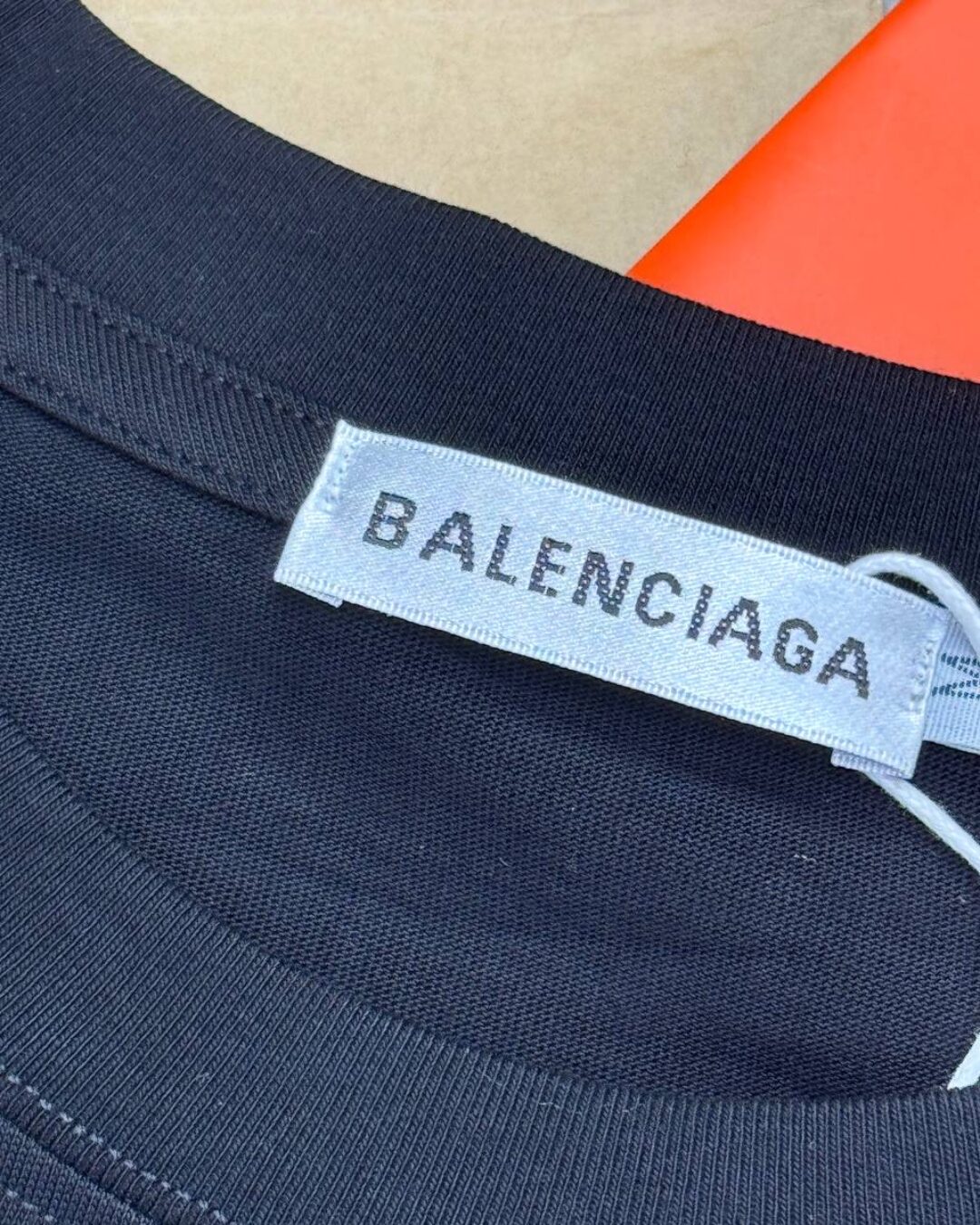 Футболка Balenciaga 17