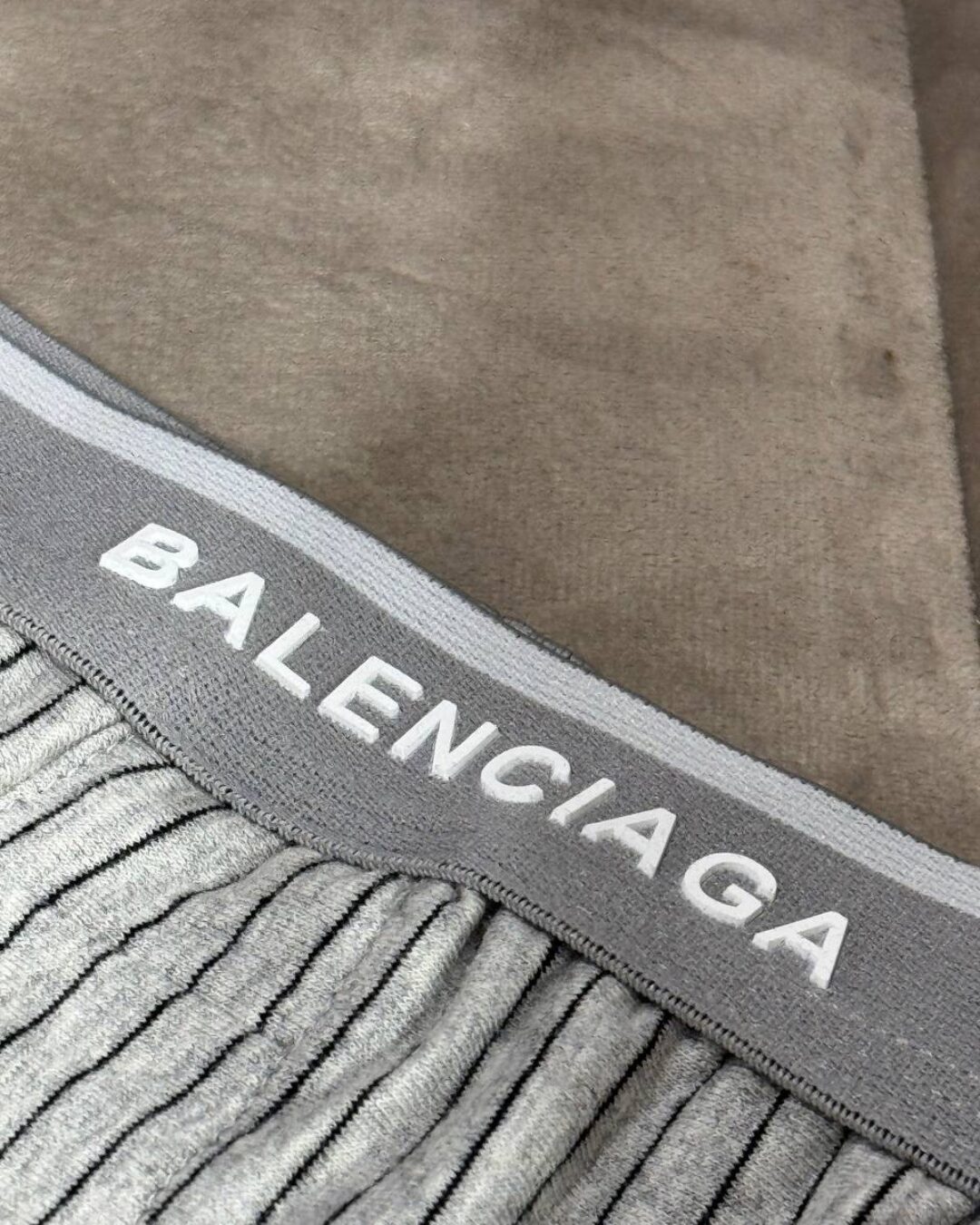 Трусы Balenciaga — изображение 4