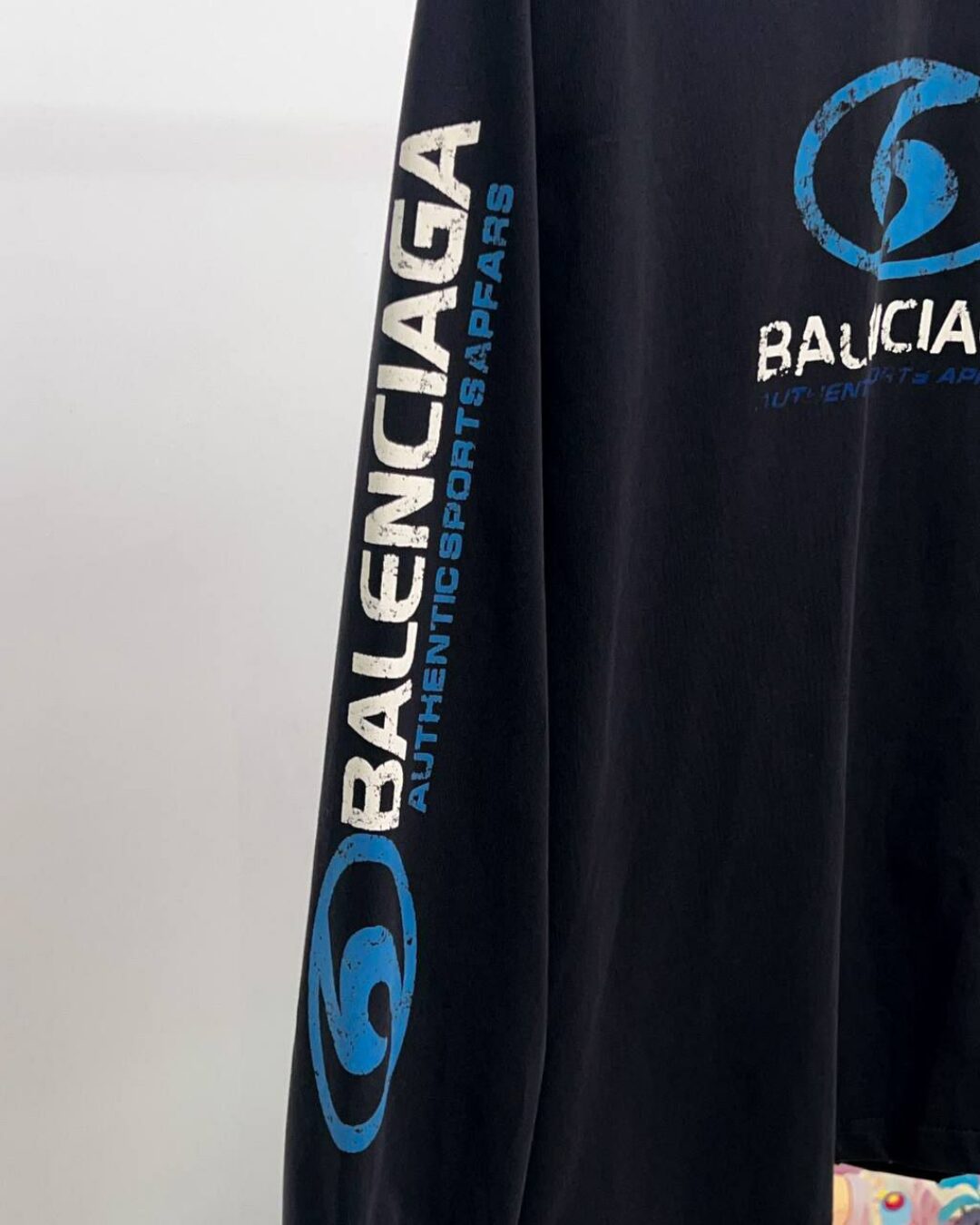 Кофта Balenciaga 6