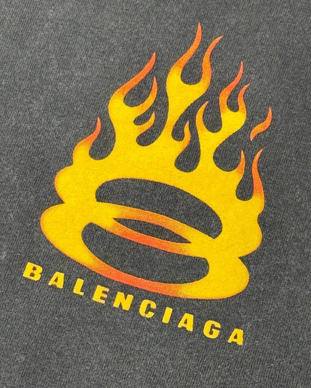 Футболка Balenciaga 8