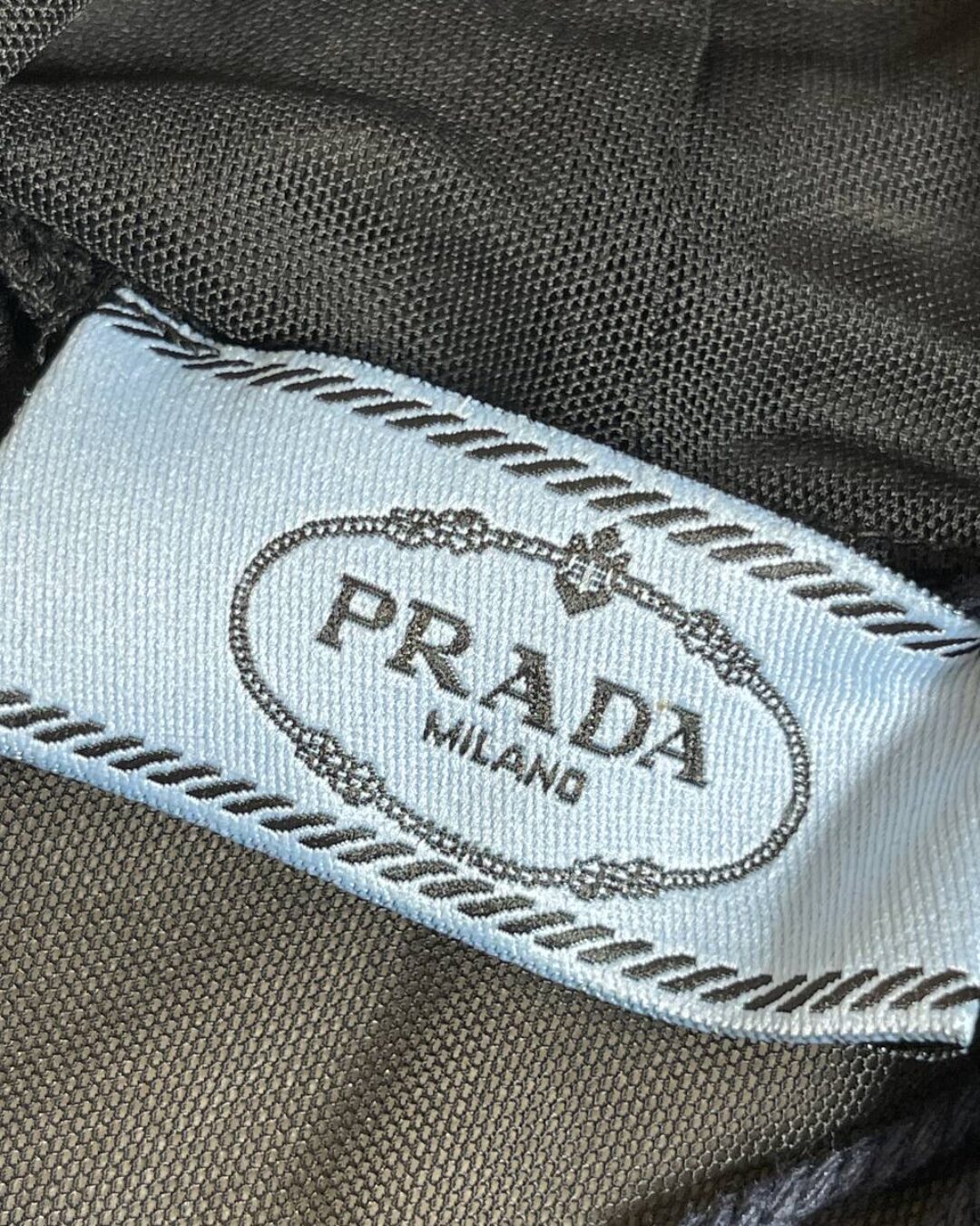 Топ Prada 13