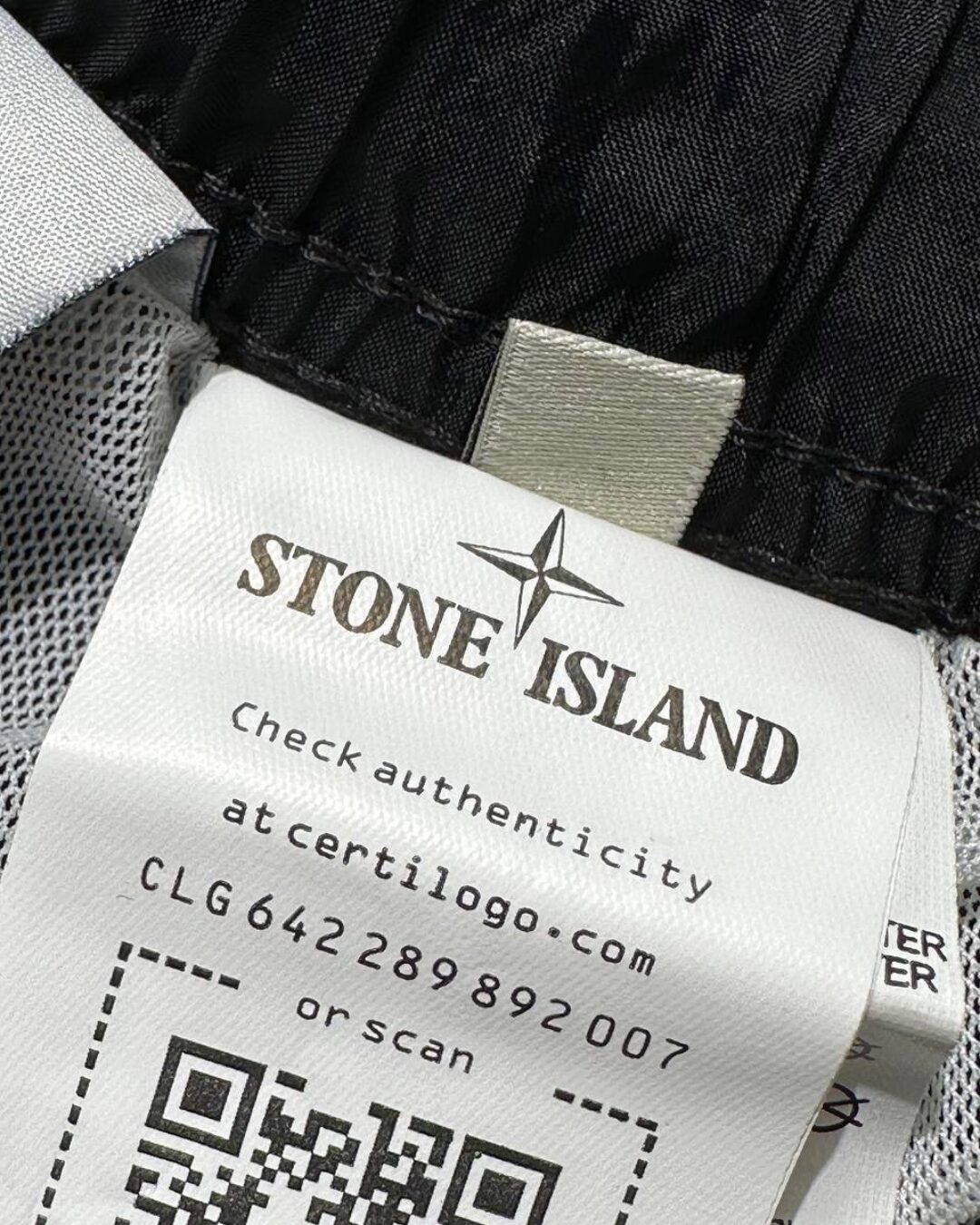 Шорты Stone Island 9