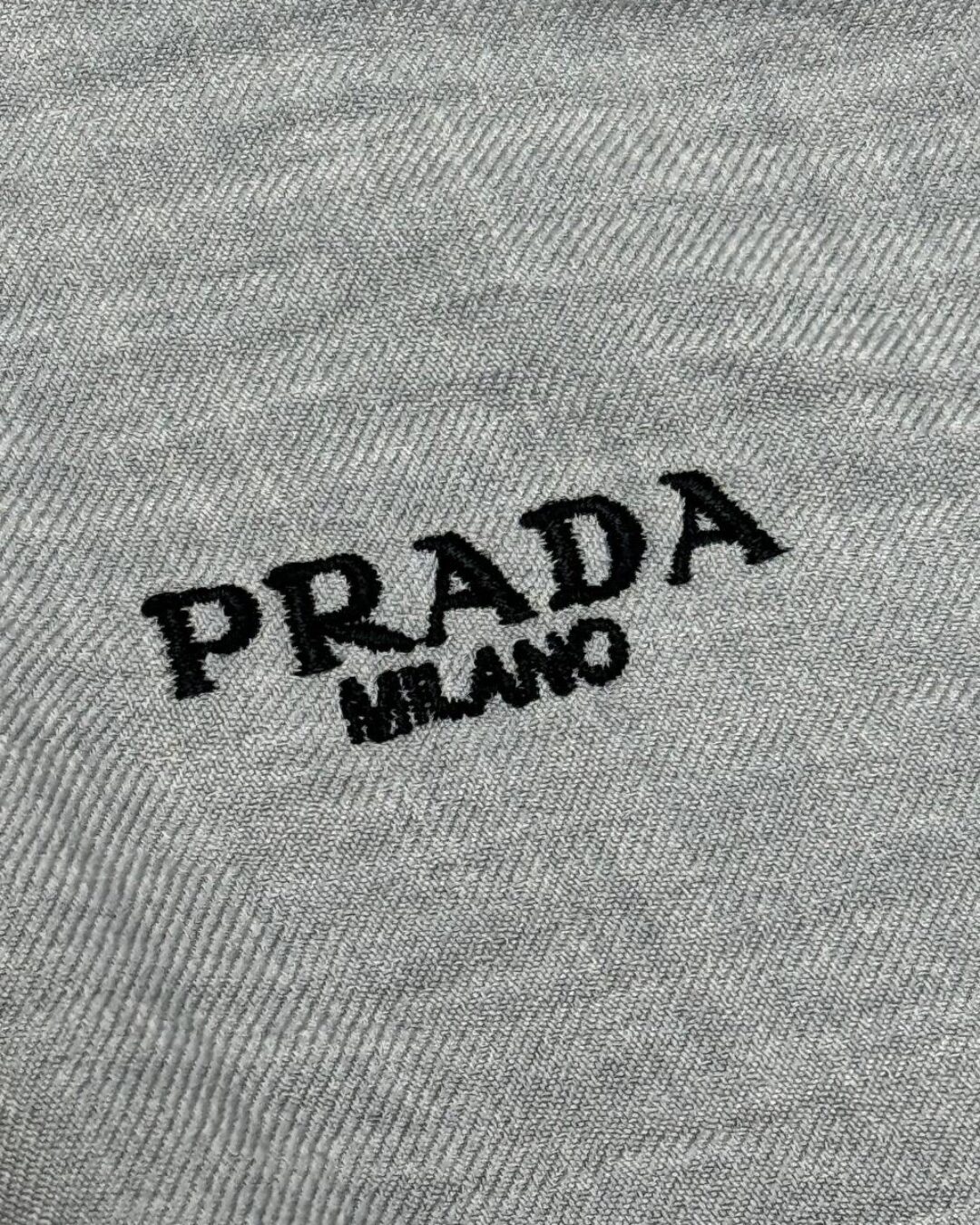 Рубашка Prada 8