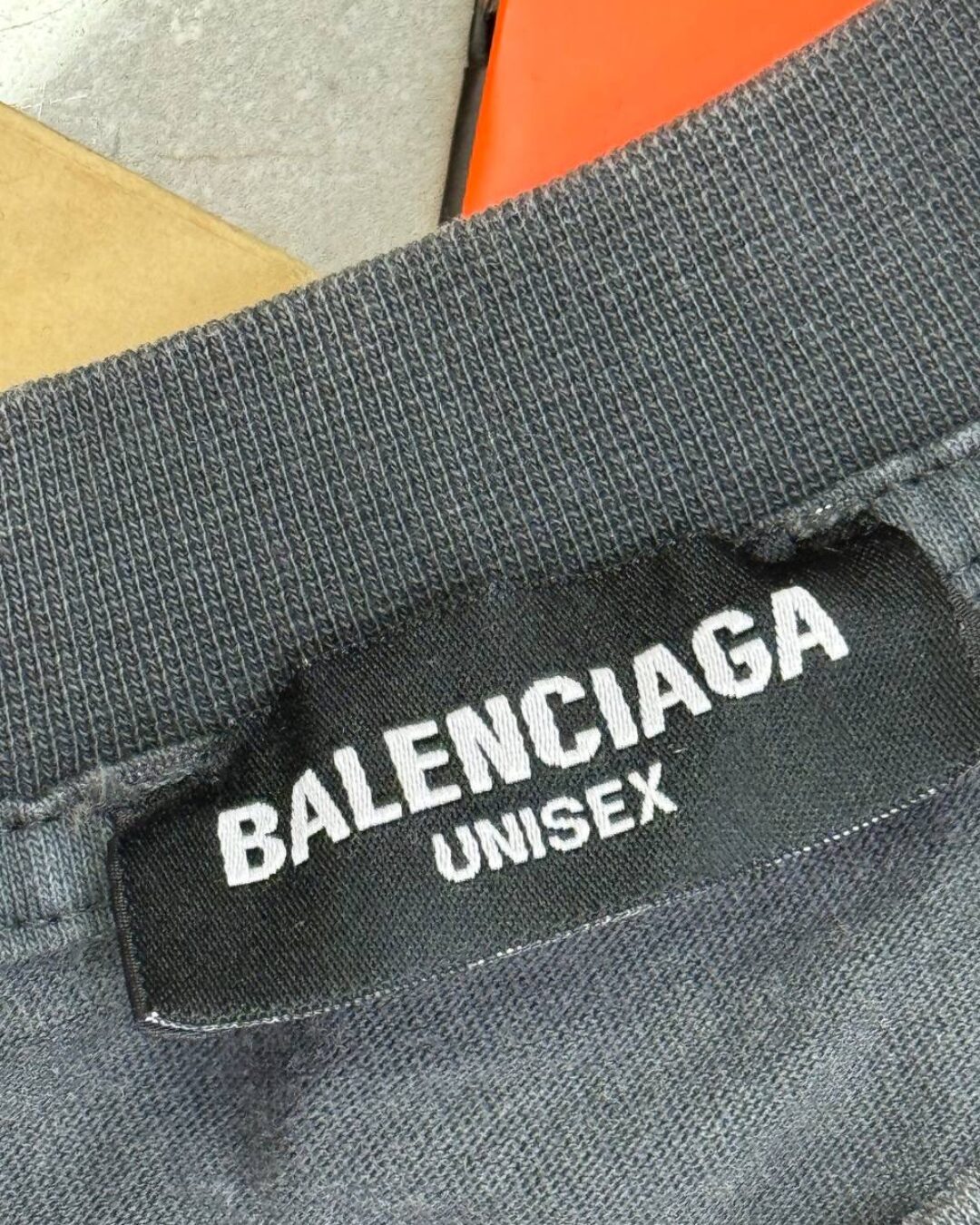 Футболка Balenciaga 6