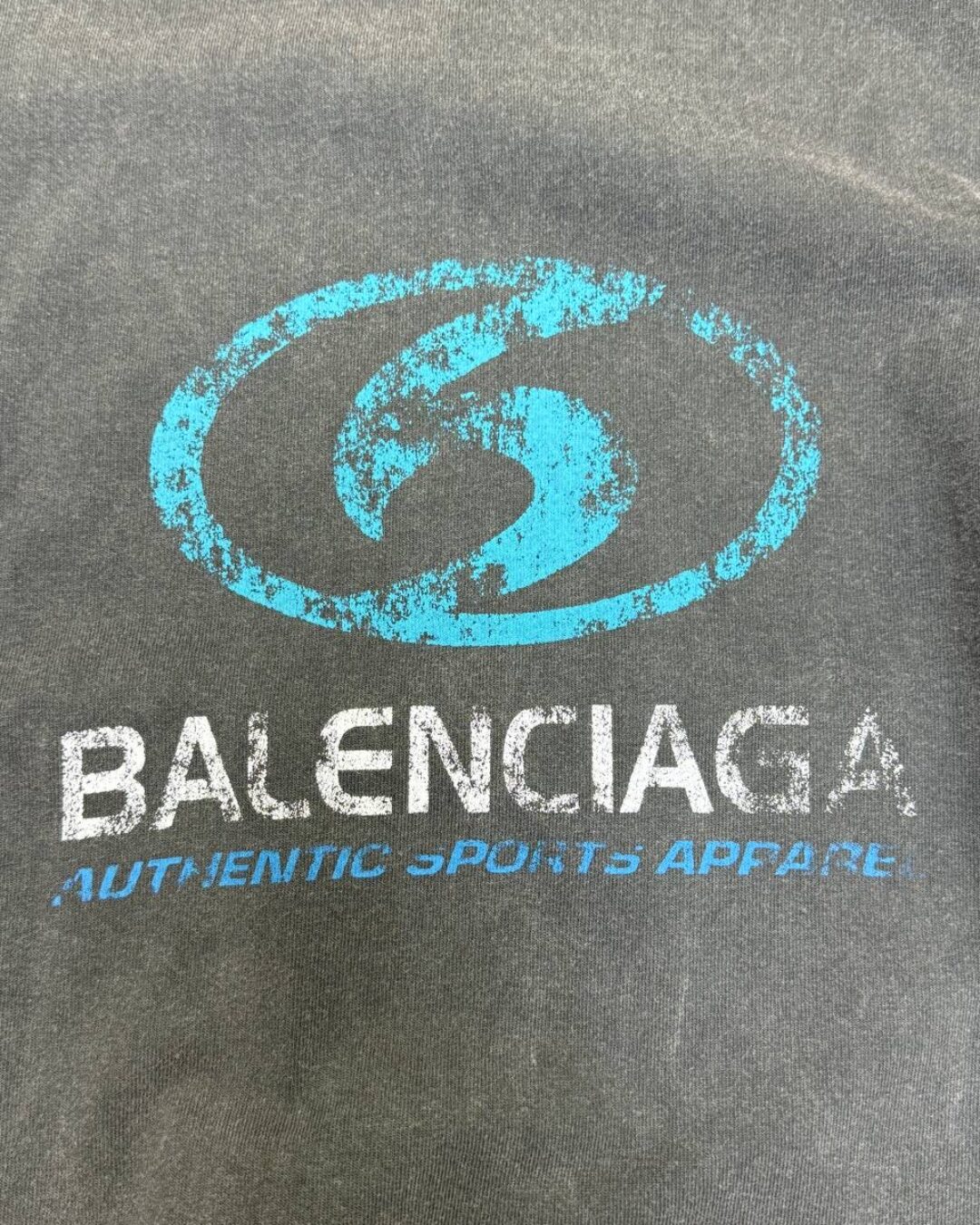 Футболка Balenciaga 8