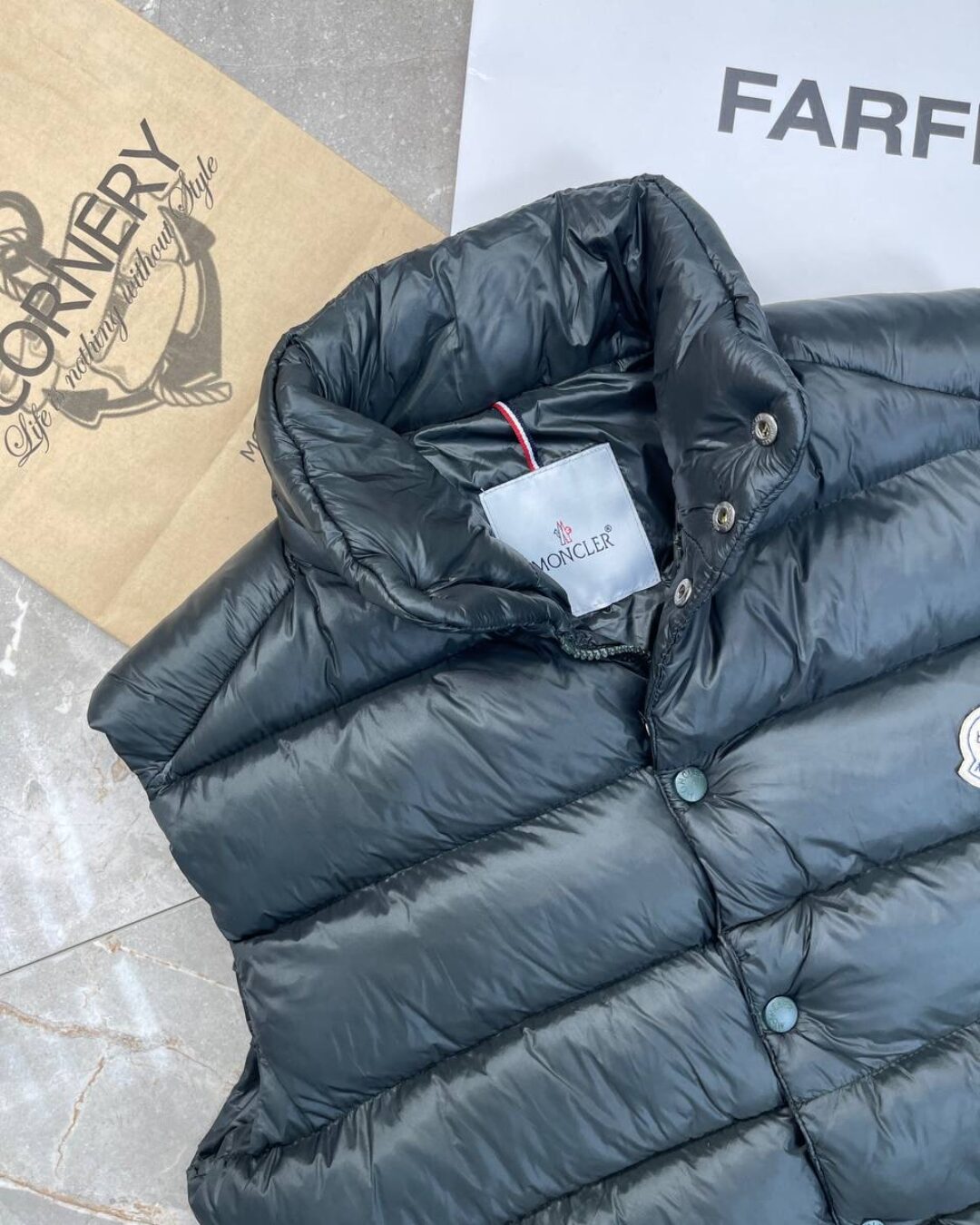 Жилет Moncler