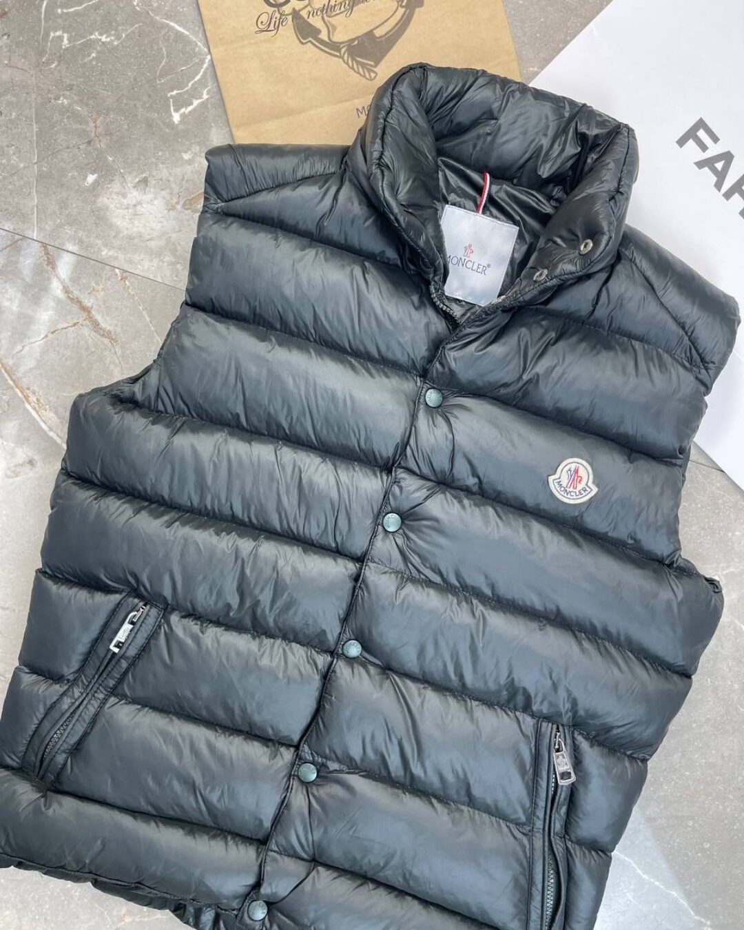 Жилет Moncler