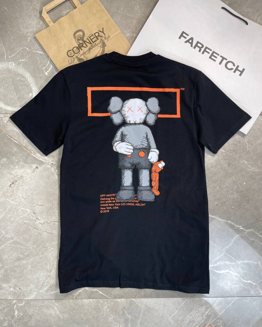 Футболка Off White x Kaws 2