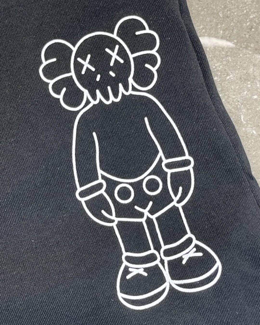 Футболка Off White x Kaws 4