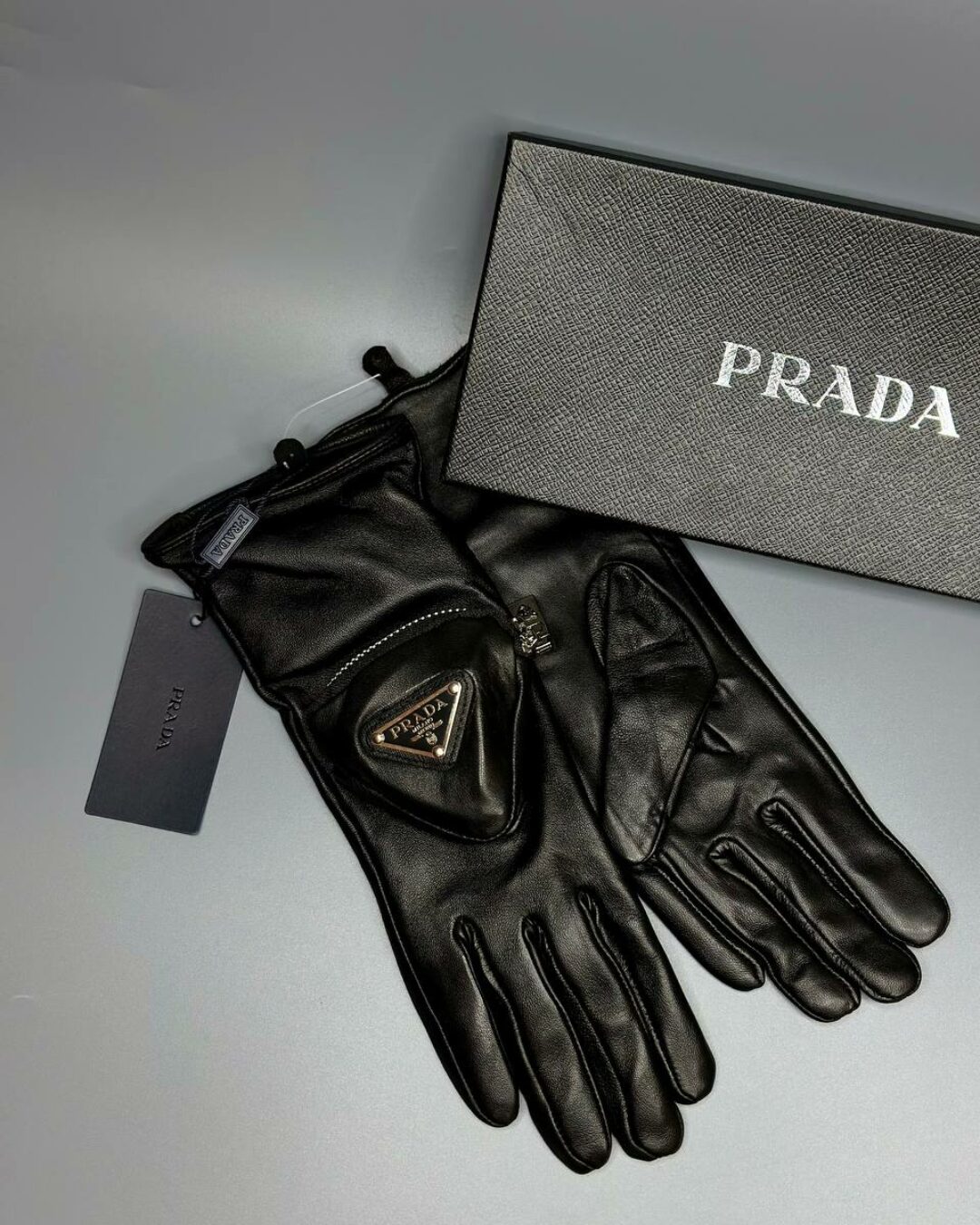 Перчатки Prada 1