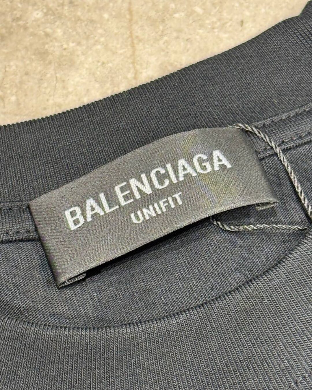 Футболка Balenciaga — изображение 10