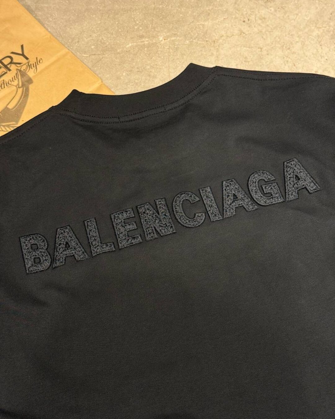 Футболка Balenciaga — изображение 9