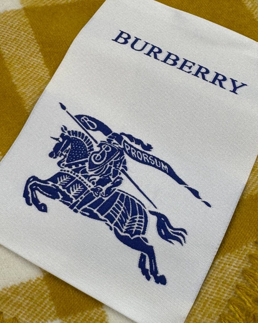 Шарф Burberry — изображение 5