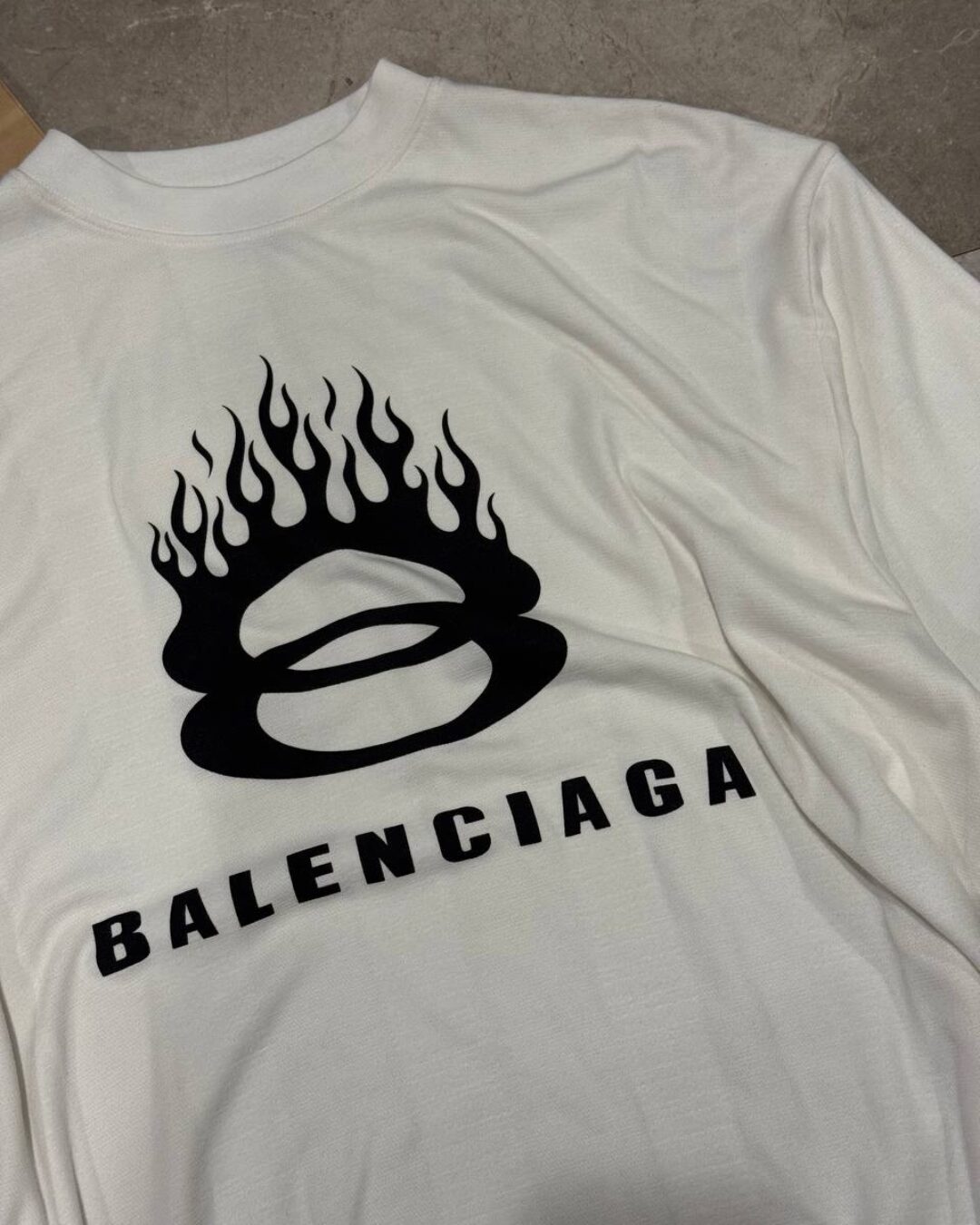 Футболка Balenciaga — изображение 3